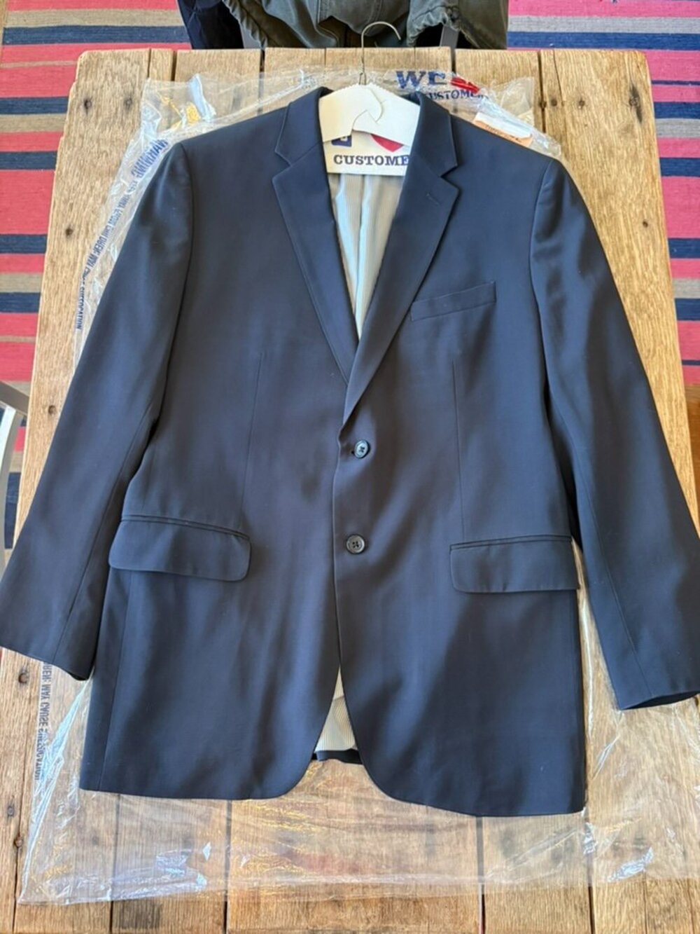 Banana Republic “Tailored Fit” Men's Navy Blue Two-Button Sport Coat